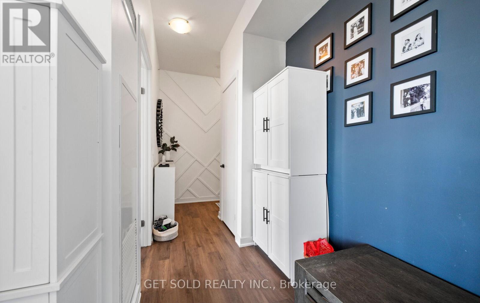 2407 - 10 Park Lawn Road, Toronto, Ontario  M8V 0H9 - Photo 5 - W12971012