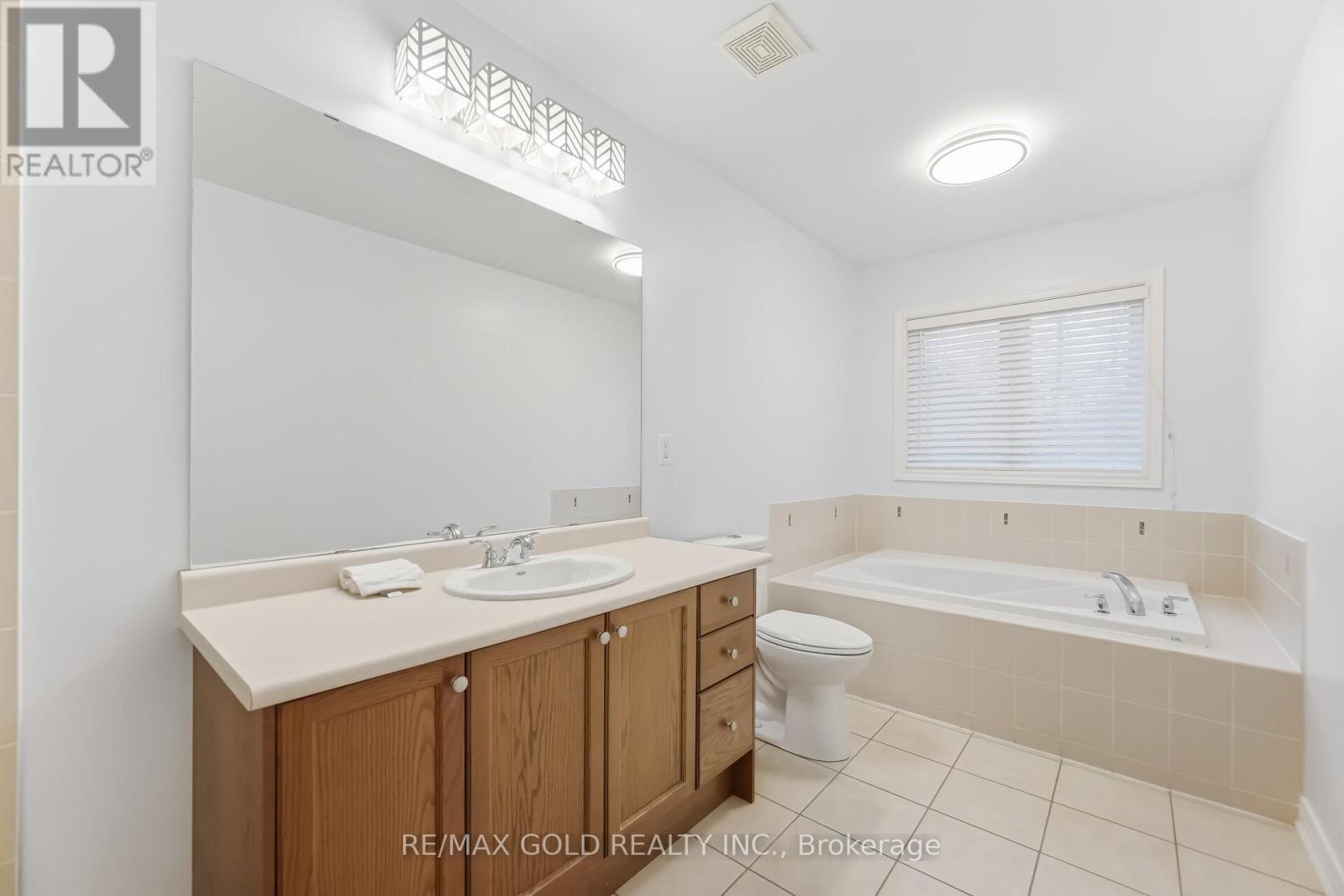 152 Father Tobin Road, Brampton, Ontario  L6R 0E3 - Photo 19 - W12971018