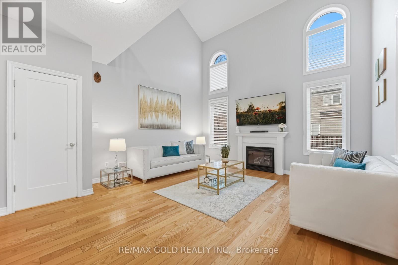 152 Father Tobin Road, Brampton, Ontario  L6R 0E3 - Photo 6 - W12971018