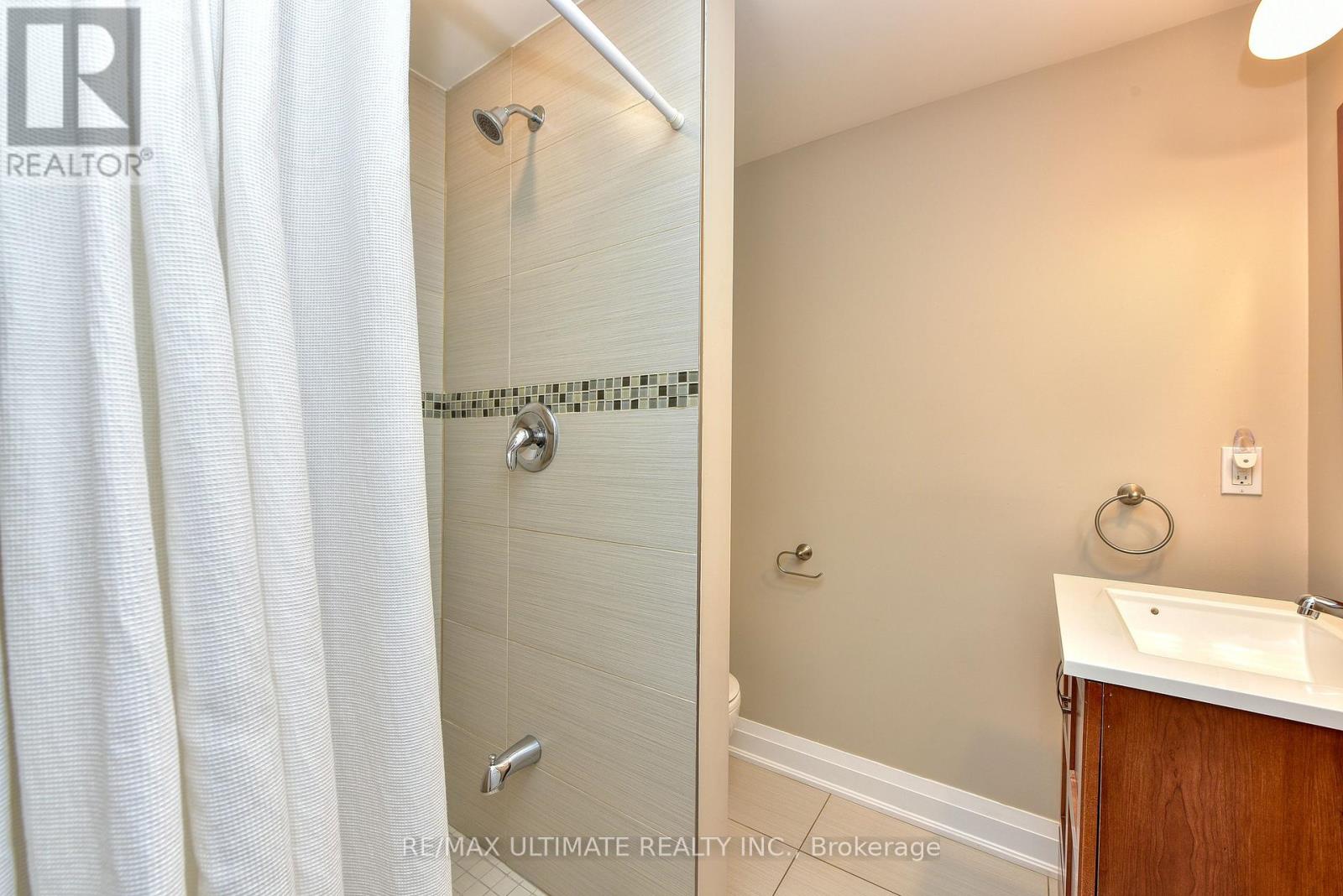 L1 - 487 Salem Avenue N, Toronto, Ontario  M6H 3C9 - Photo 12 - W12971038