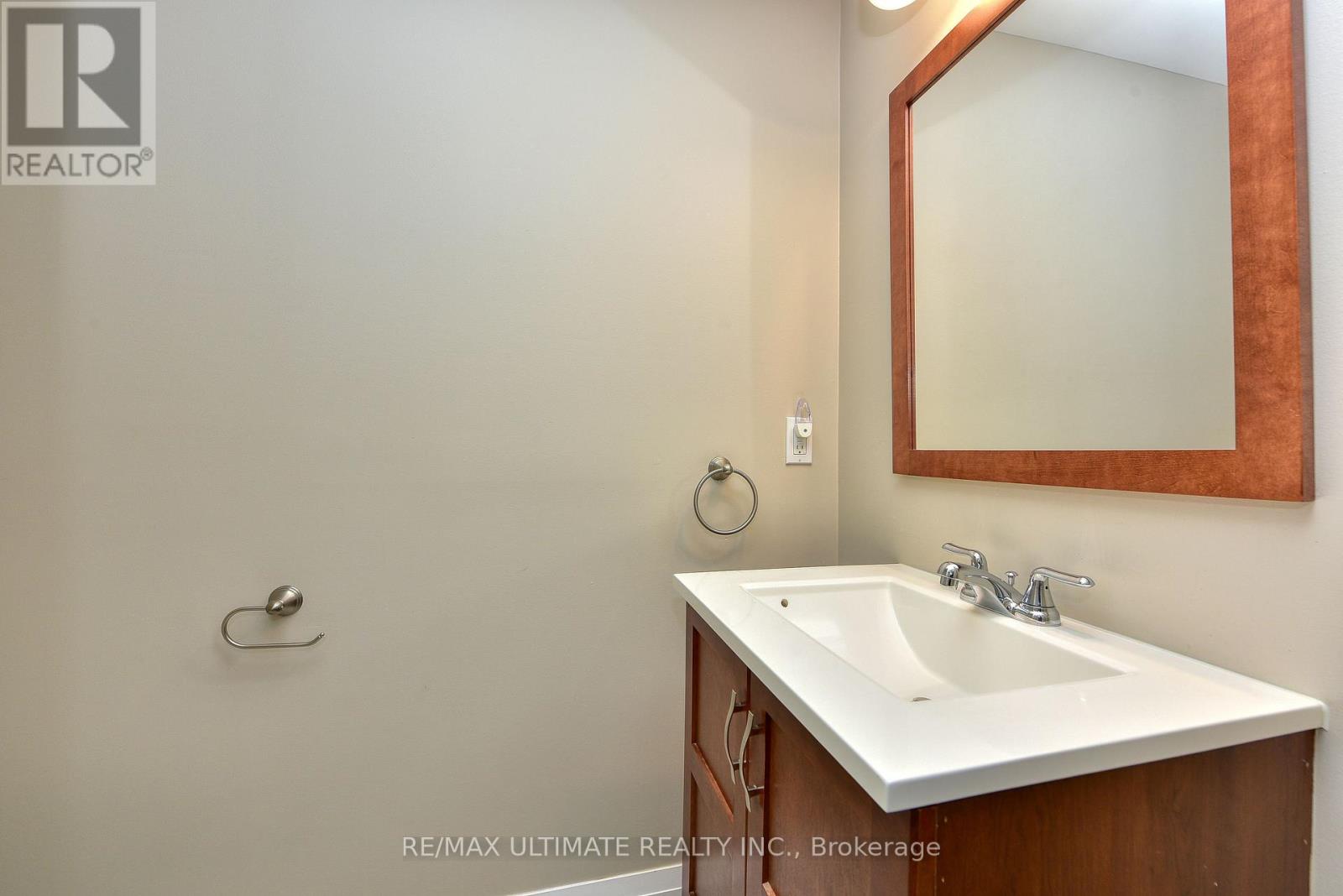 L1 - 487 Salem Avenue N, Toronto, Ontario  M6H 3C9 - Photo 9 - W12971038