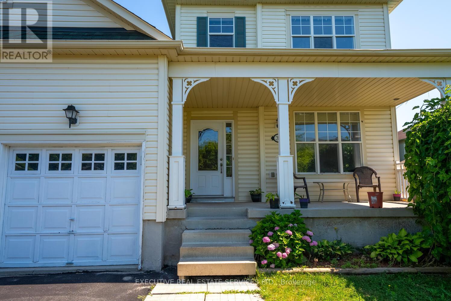 39 Hurst Street, Halton Hills, Ontario  L7J 2Z8 - Photo 9 - W12971044