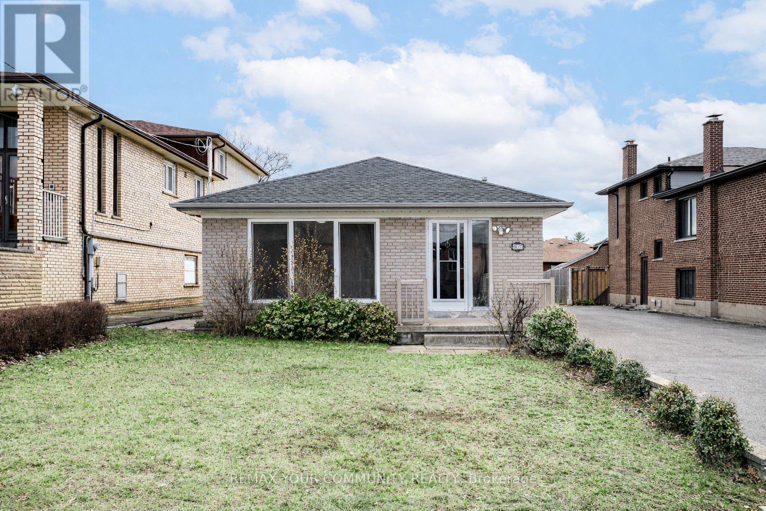 UPPER - 57 APTED AVENUE, Toronto, Ontario