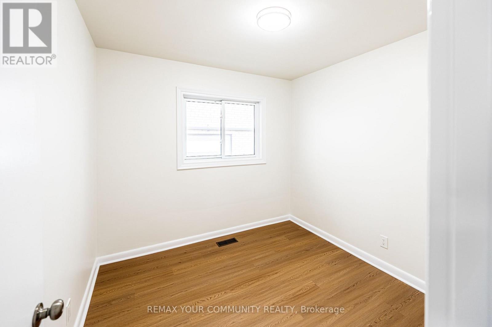 Upper - 57 Apted Avenue, Toronto, Ontario  M9L 2P2 - Photo 12 - W12971064