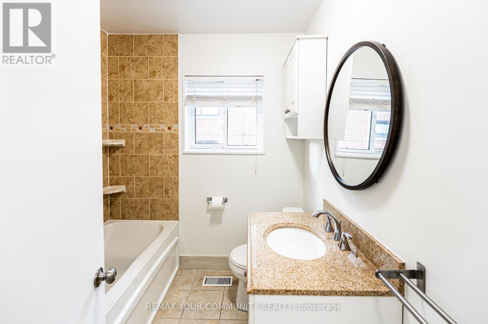 Upper - 57 Apted Avenue, Toronto, Ontario  M9L 2P2 - Photo 13 - W12971064