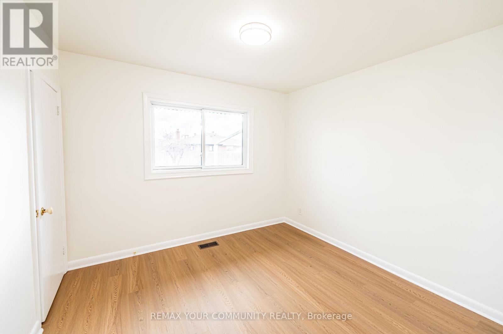 Upper - 57 Apted Avenue, Toronto, Ontario  M9L 2P2 - Photo 14 - W12971064