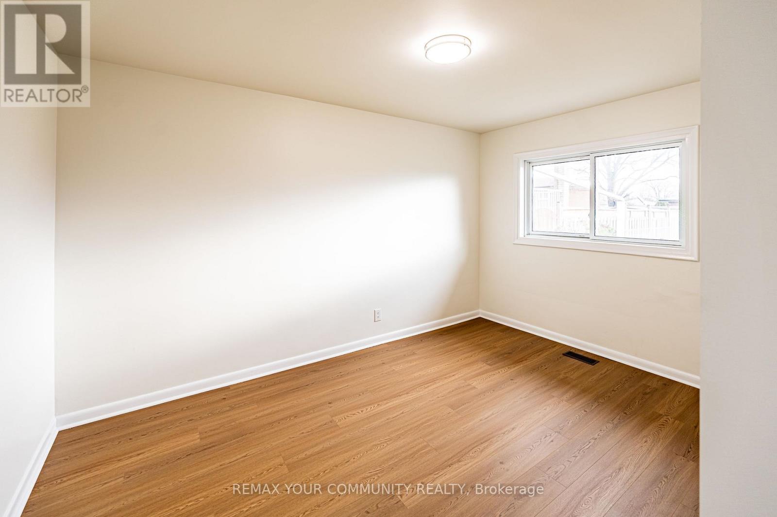 Upper - 57 Apted Avenue, Toronto, Ontario  M9L 2P2 - Photo 15 - W12971064