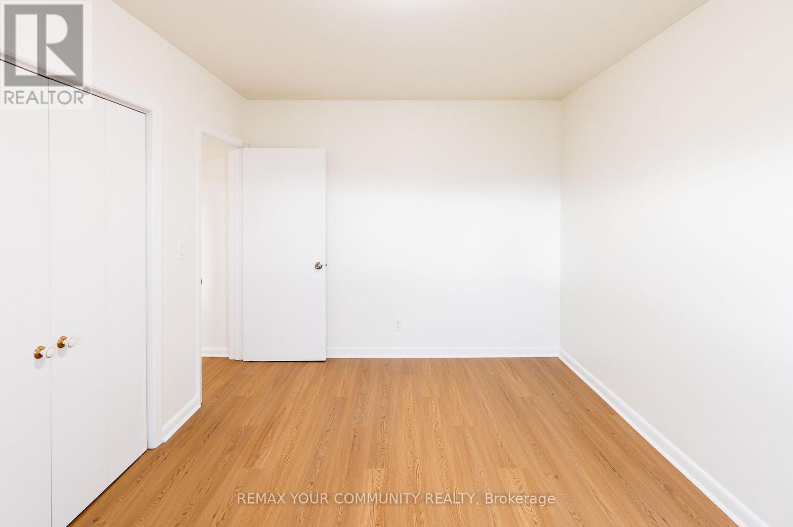 Upper - 57 Apted Avenue, Toronto, Ontario  M9L 2P2 - Photo 17 - W12971064