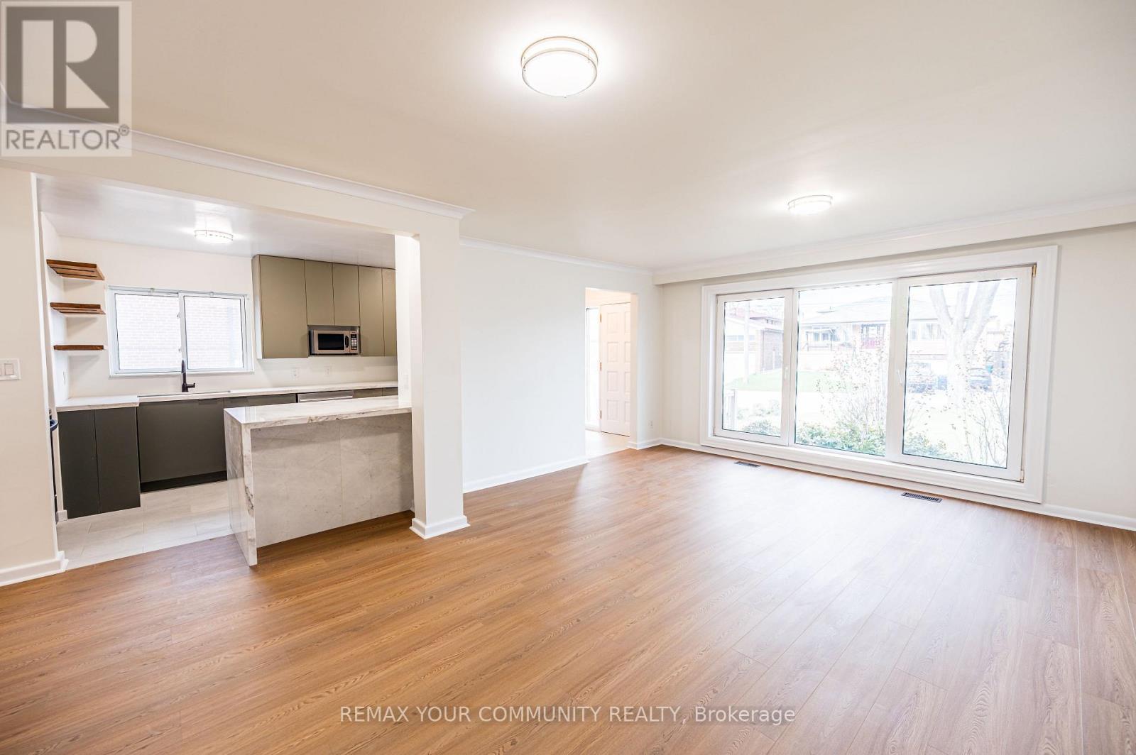 Upper - 57 Apted Avenue, Toronto, Ontario  M9L 2P2 - Photo 3 - W12971064