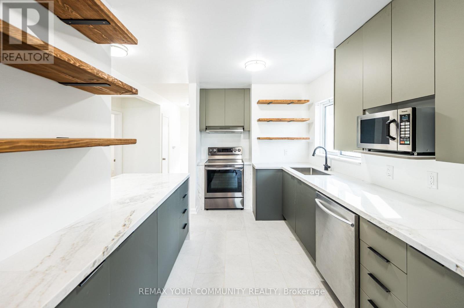 Upper - 57 Apted Avenue, Toronto, Ontario  M9L 2P2 - Photo 5 - W12971064