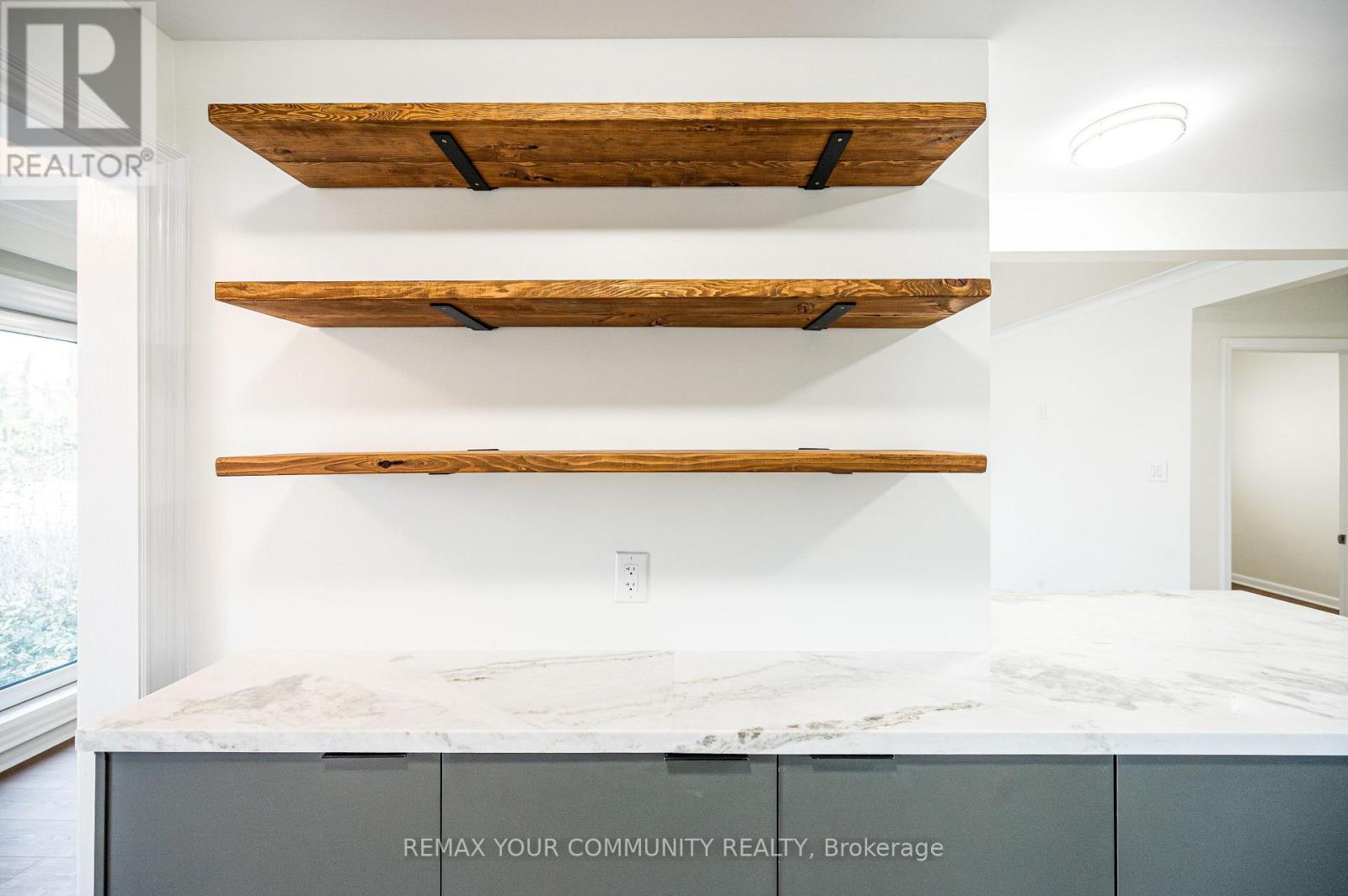 Upper - 57 Apted Avenue, Toronto, Ontario  M9L 2P2 - Photo 7 - W12971064