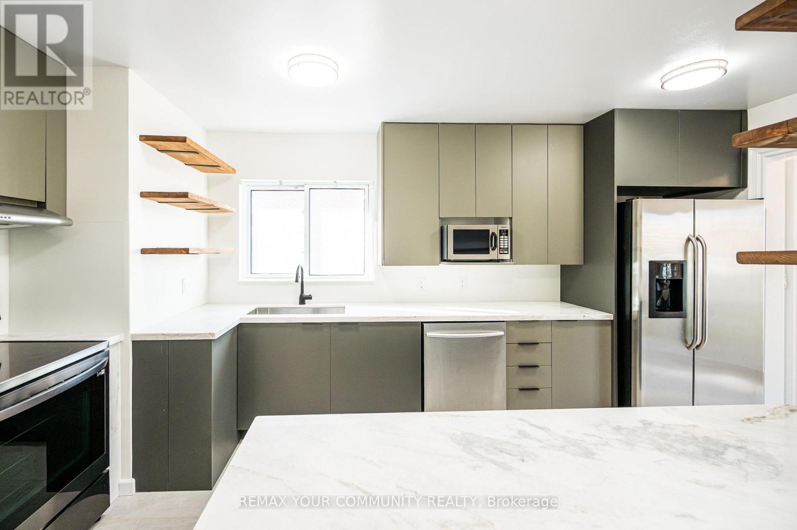 Upper - 57 Apted Avenue, Toronto, Ontario  M9L 2P2 - Photo 9 - W12971064