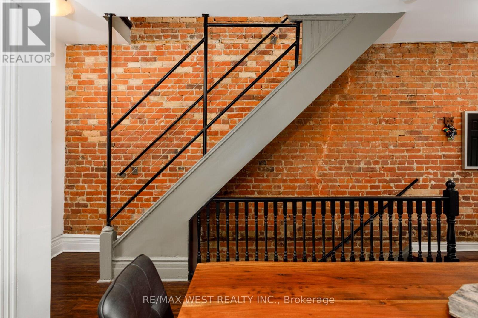 87 Springhurst Avenue, Toronto, Ontario  M6K 1B7 - Photo 15 - W12971104