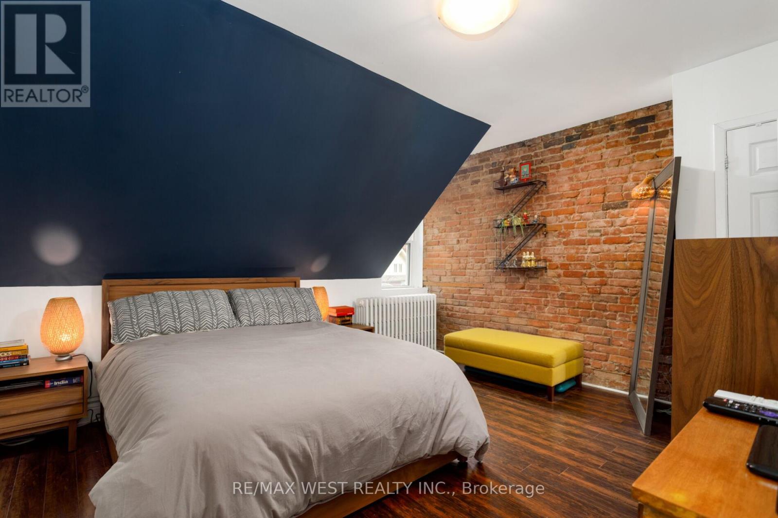 87 Springhurst Avenue, Toronto, Ontario  M6K 1B7 - Photo 16 - W12971104