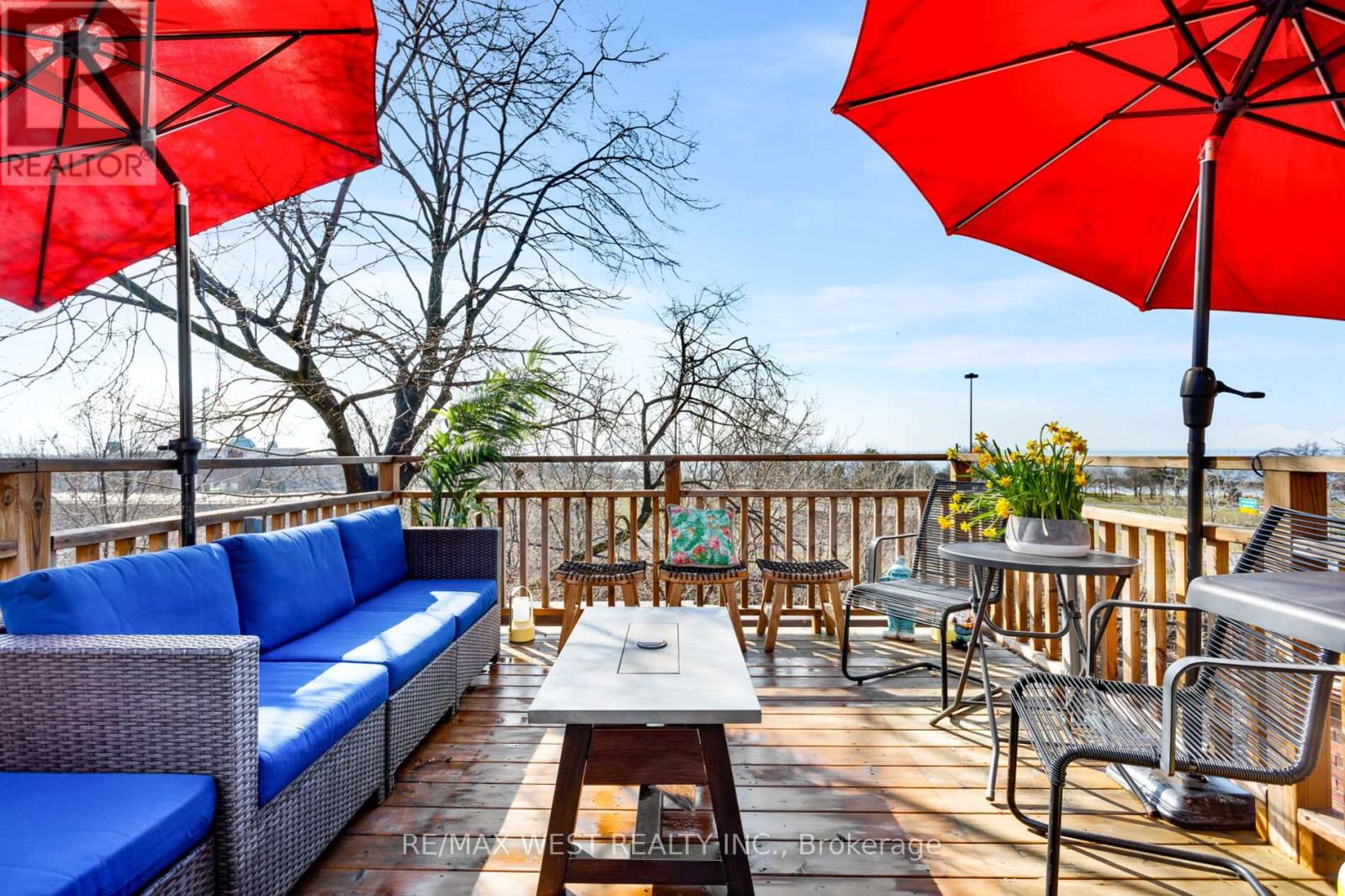 87 Springhurst Avenue, Toronto, Ontario  M6K 1B7 - Photo 25 - W12971104