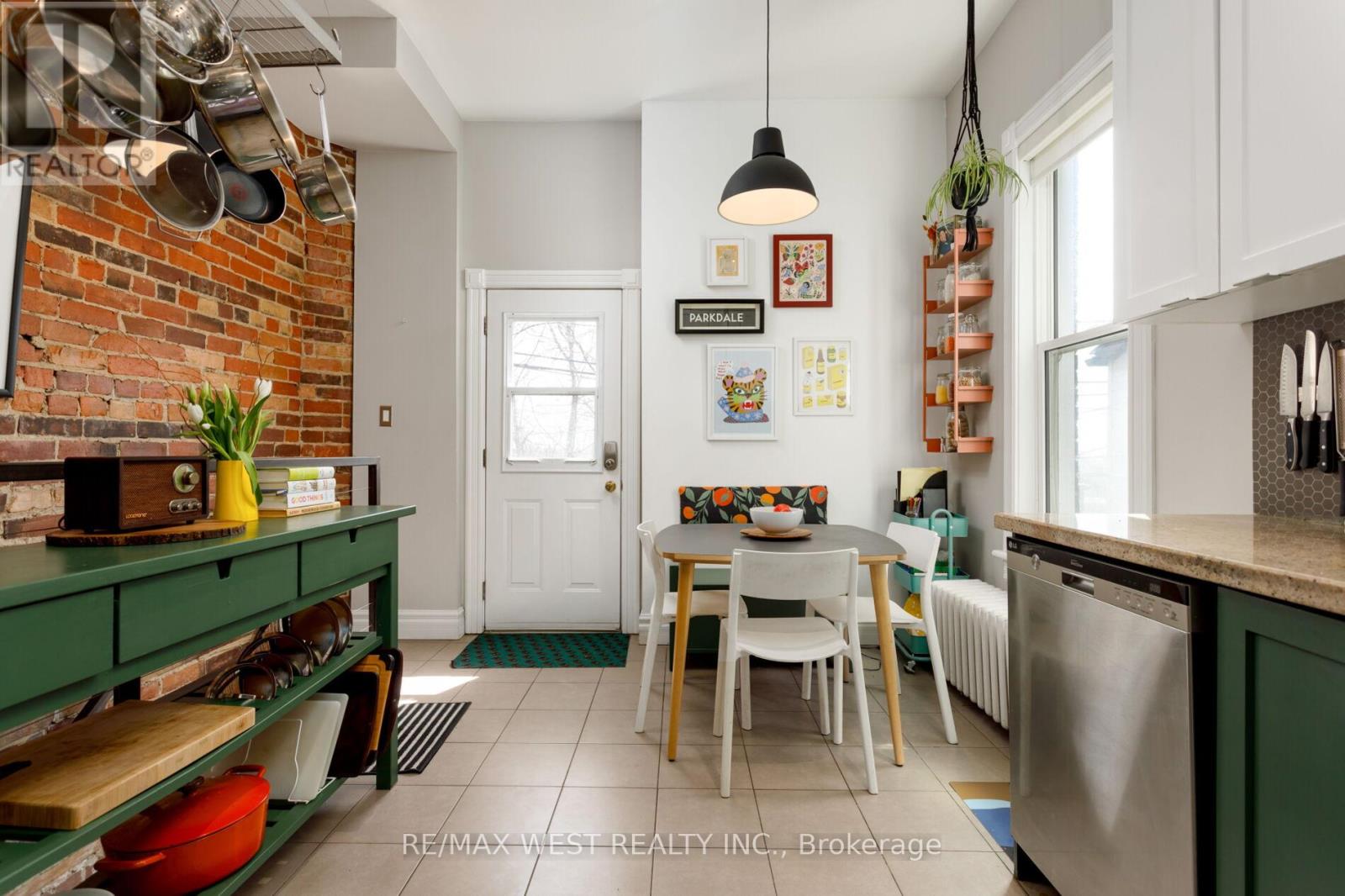 87 Springhurst Avenue, Toronto, Ontario  M6K 1B7 - Photo 35 - W12971104