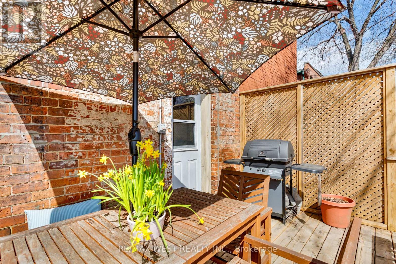 87 Springhurst Avenue, Toronto, Ontario  M6K 1B7 - Photo 40 - W12971104