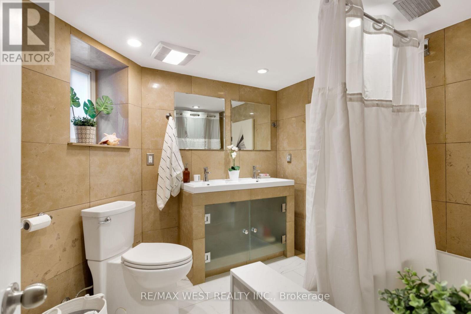 87 Springhurst Avenue, Toronto, Ontario  M6K 1B7 - Photo 46 - W12971104