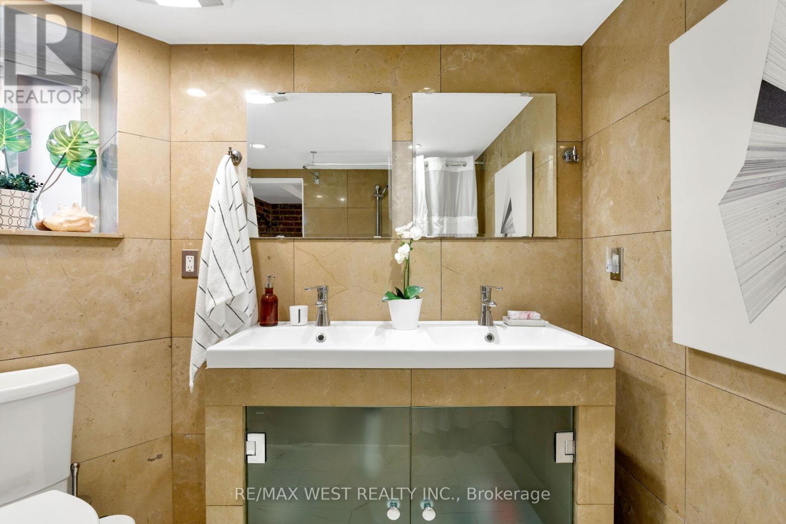 87 Springhurst Avenue, Toronto, Ontario  M6K 1B7 - Photo 47 - W12971104