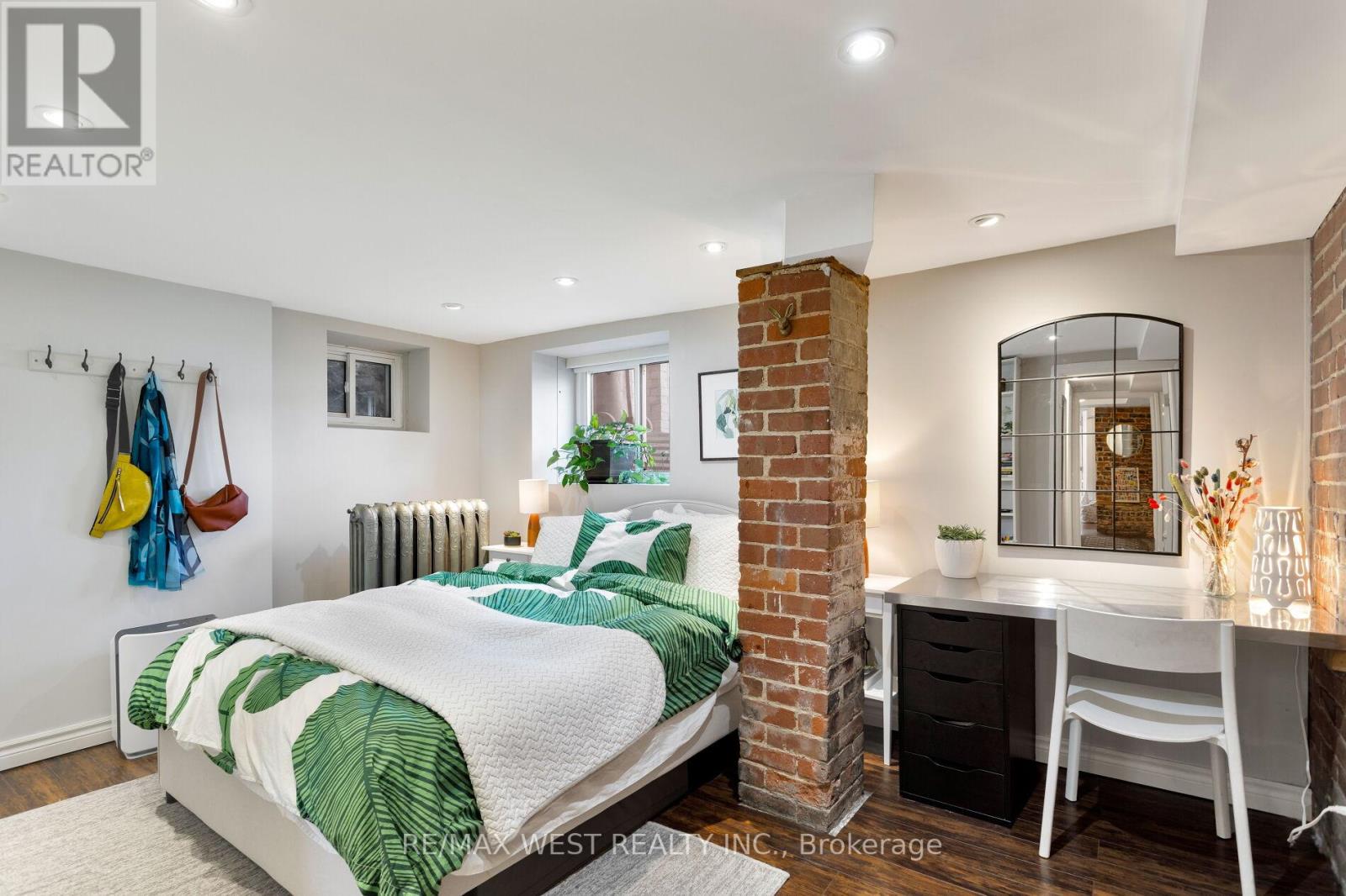 87 Springhurst Avenue, Toronto, Ontario  M6K 1B7 - Photo 49 - W12971104