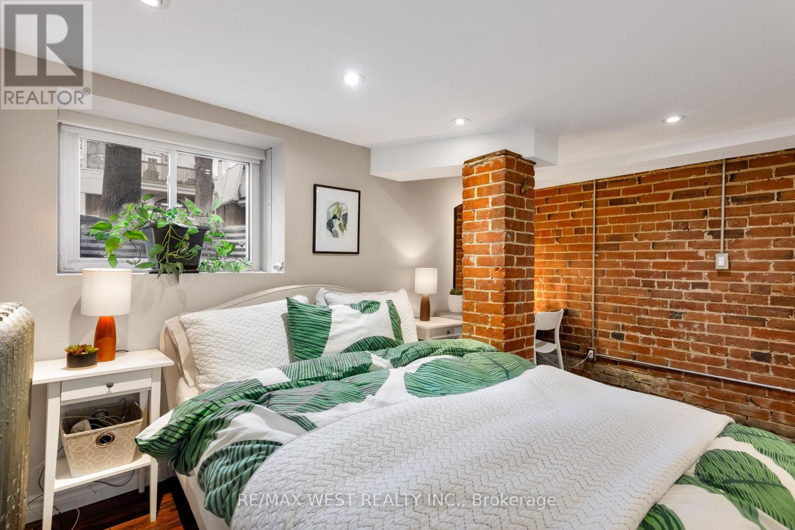 87 Springhurst Avenue, Toronto, Ontario  M6K 1B7 - Photo 50 - W12971104