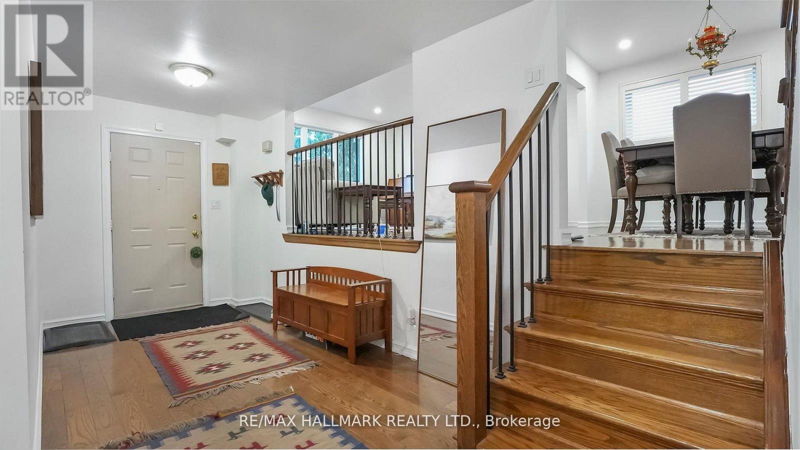 22 Avondale Crescent, Aurora, Ontario  L4G 3P6 - Photo 5 - N12808688