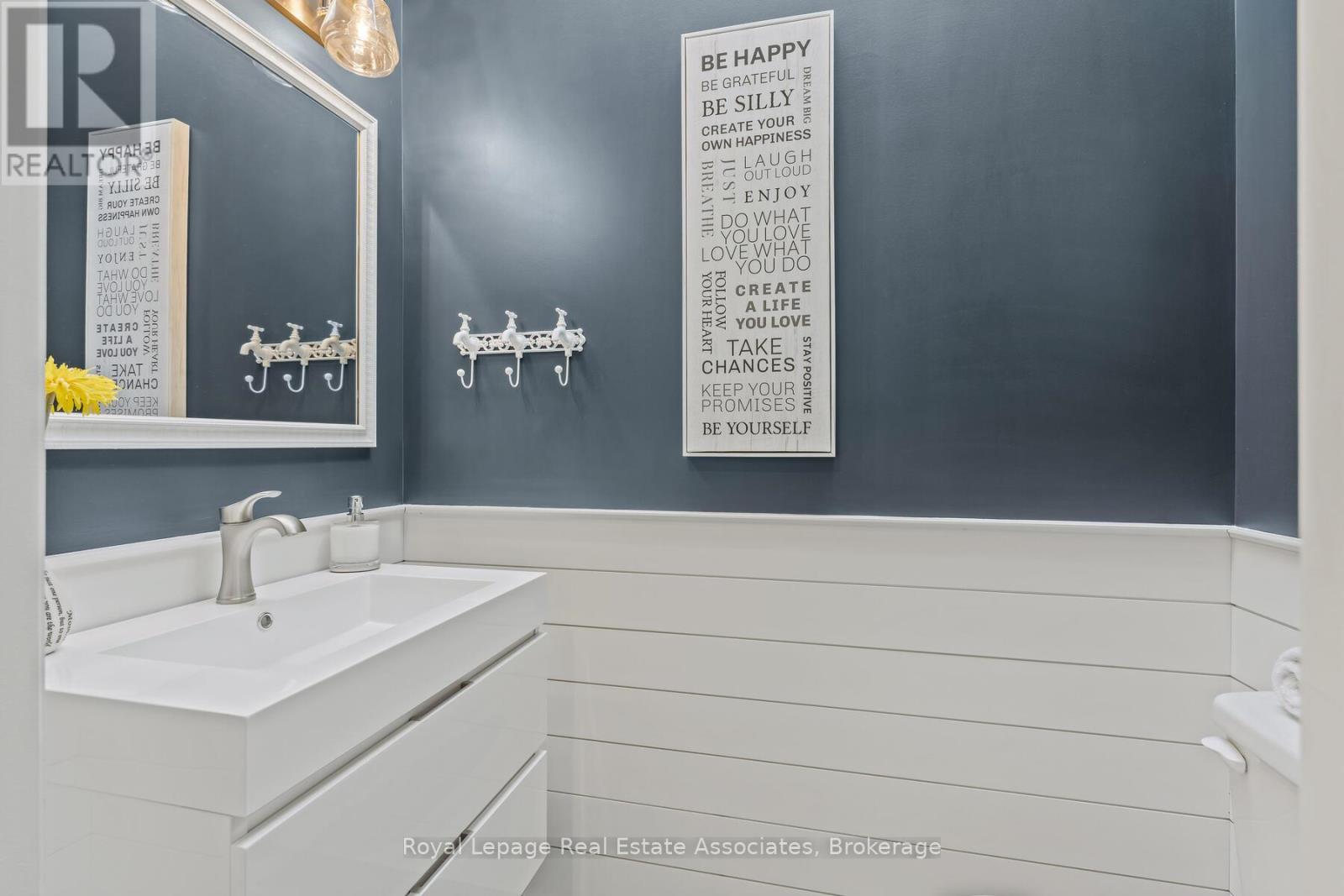 24 Stevens Crescent, Halton Hills, Ontario  L7G 1B6 - Photo 21 - W12971126