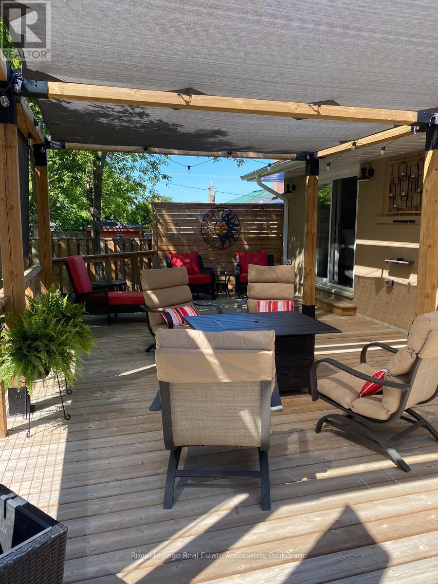 24 Stevens Crescent, Halton Hills, Ontario  L7G 1B6 - Photo 32 - W12971126