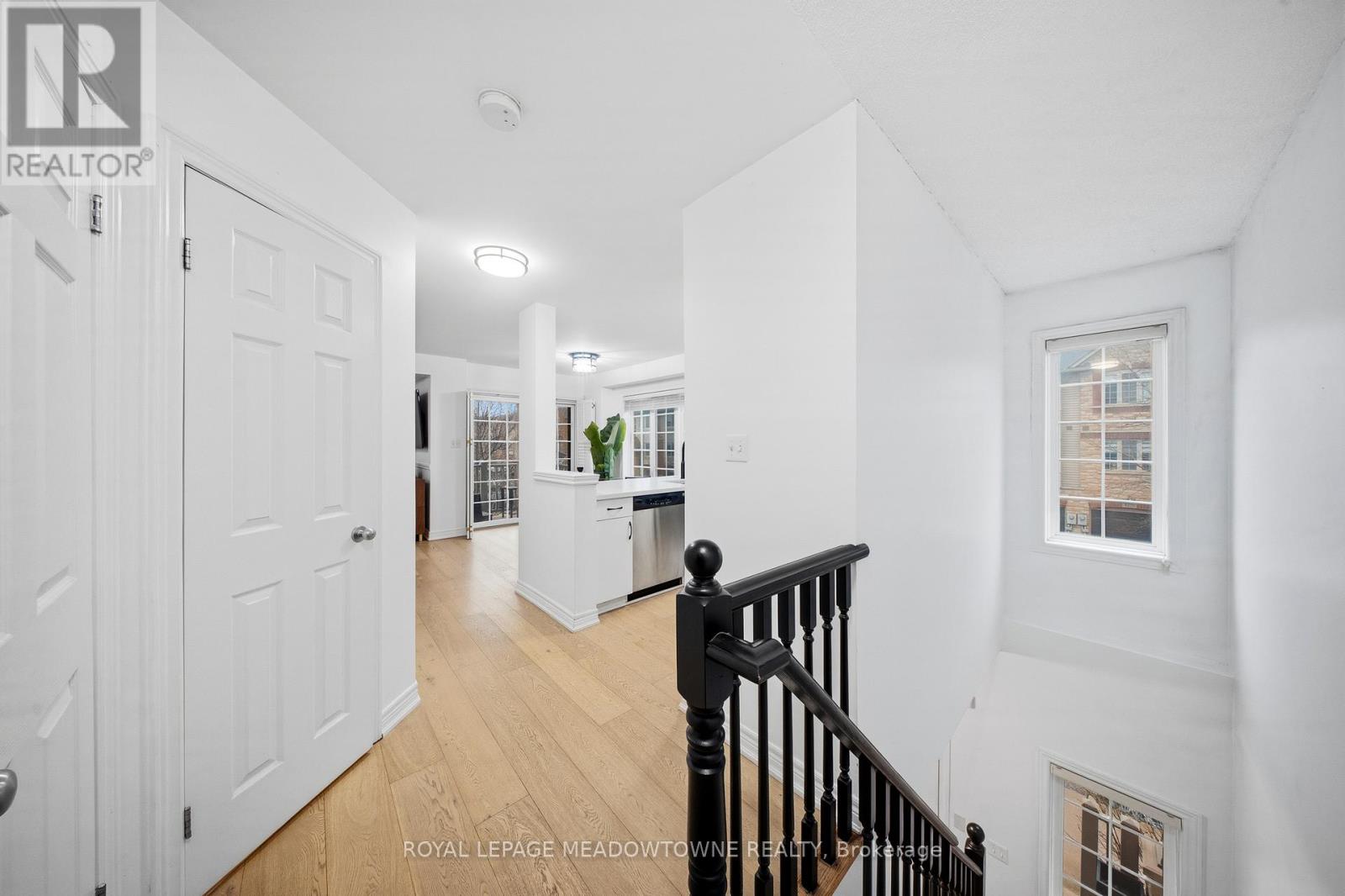 624 Maude Common, Burlington, Ontario  L7L 0C7 - Photo 12 - W12971144