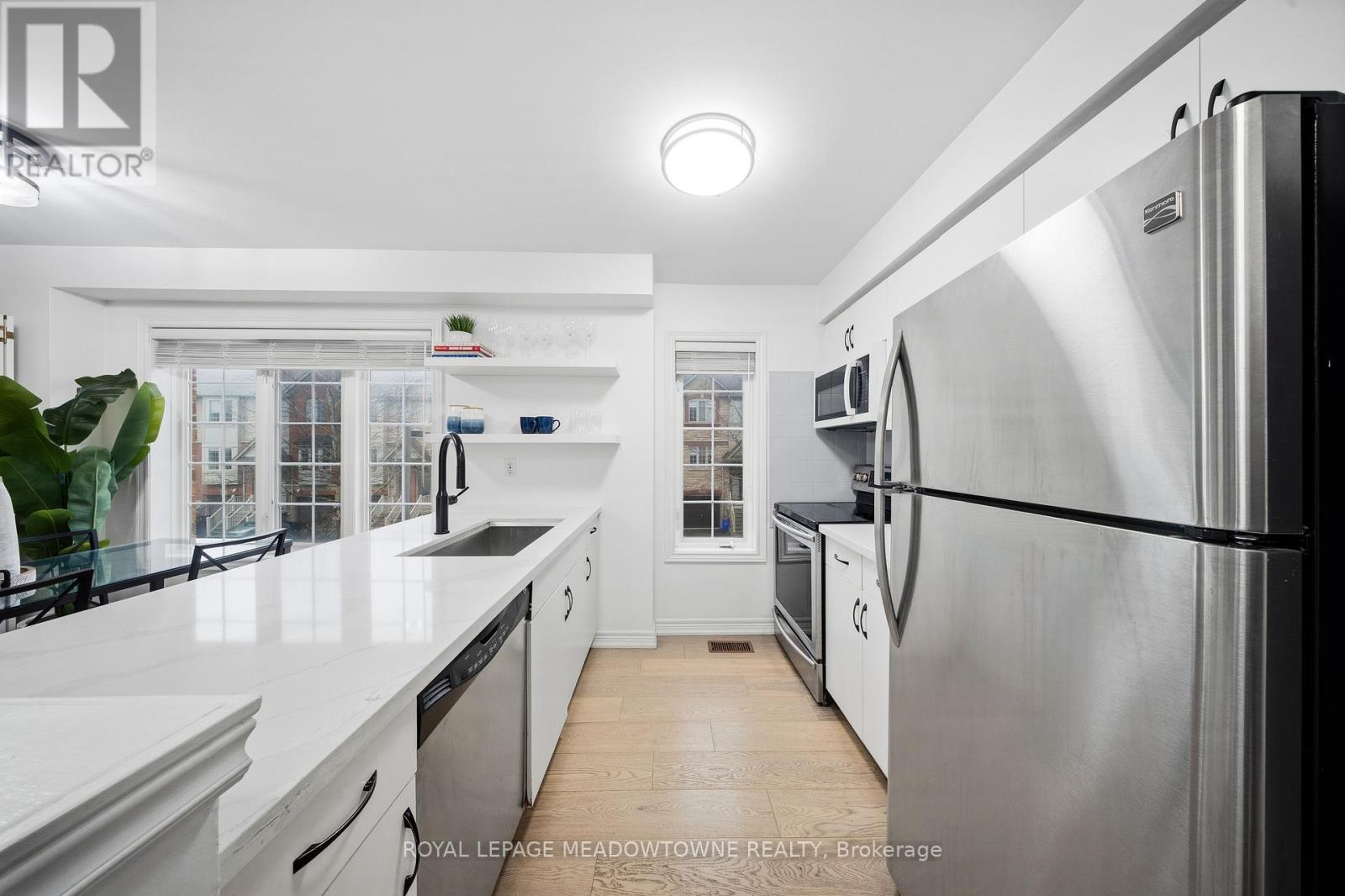 624 Maude Common, Burlington, Ontario  L7L 0C7 - Photo 14 - W12971144