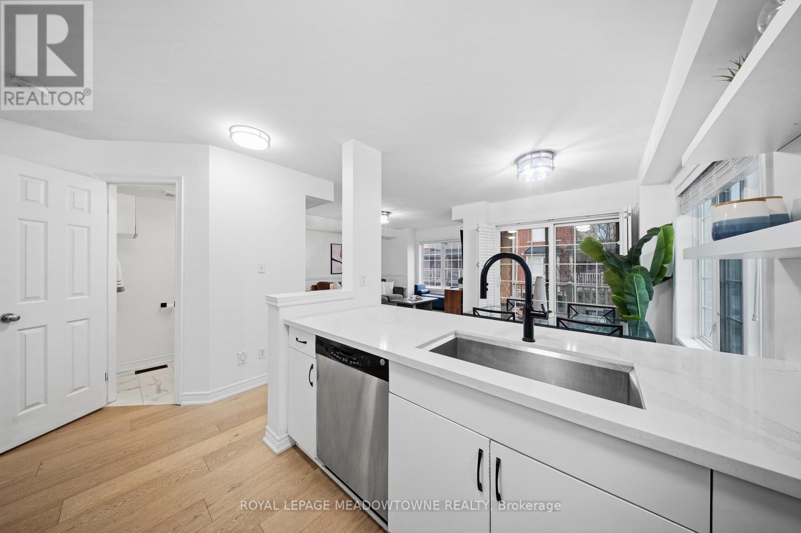 624 Maude Common, Burlington, Ontario  L7L 0C7 - Photo 15 - W12971144