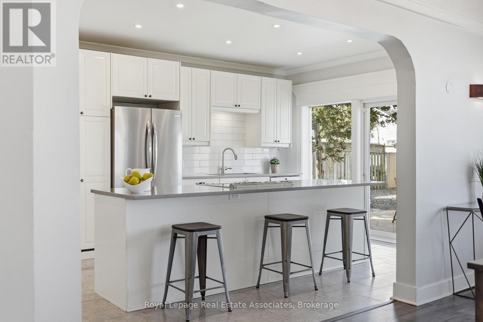 56 King Street, Halton Hills, Ontario  L7G 2G4 - Photo 14 - W12971148