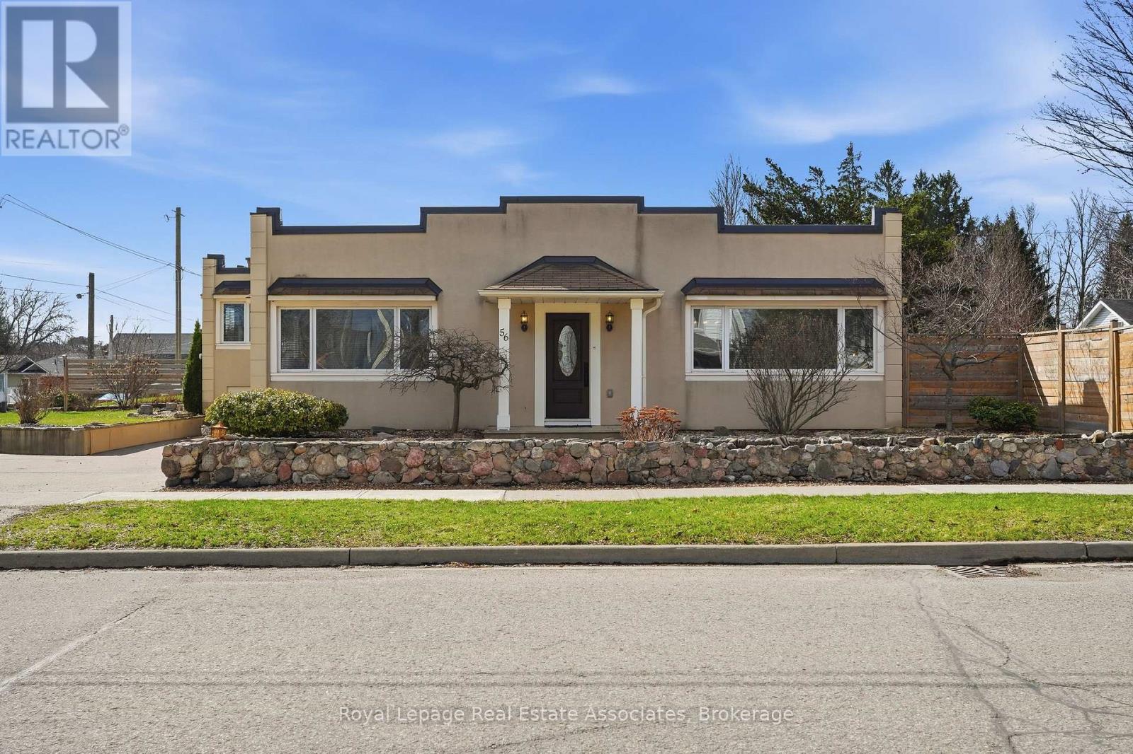 56 King Street, Halton Hills, Ontario  L7G 2G4 - Photo 2 - W12971148