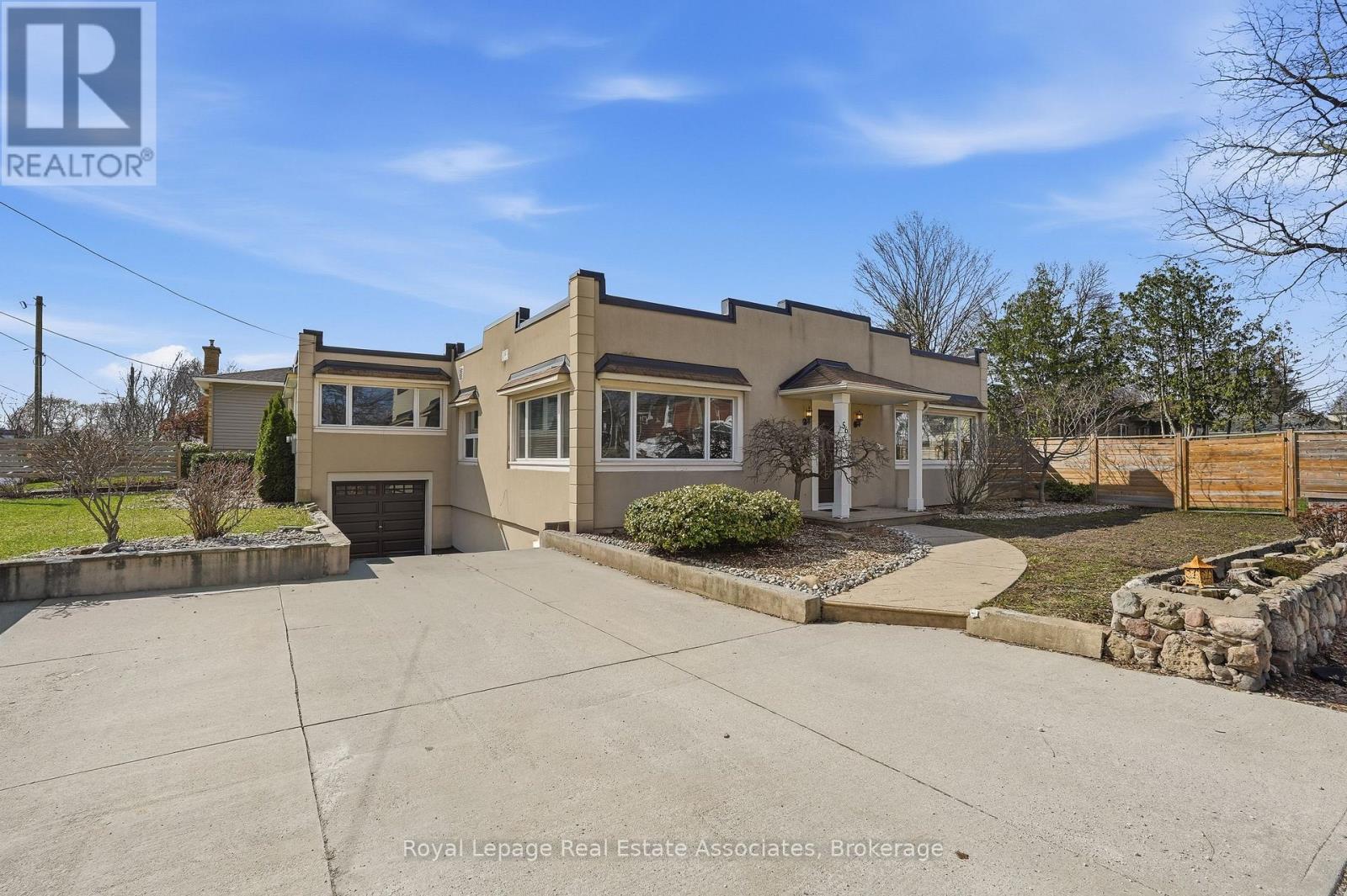 56 King Street, Halton Hills, Ontario  L7G 2G4 - Photo 3 - W12971148