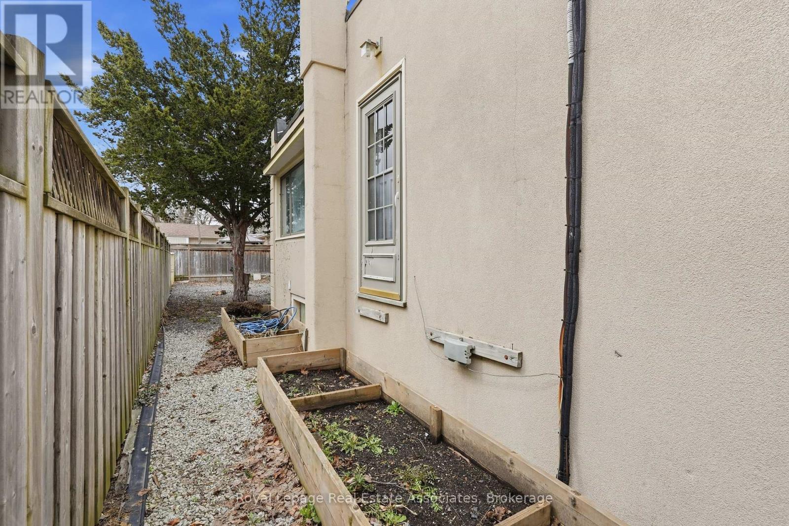 56 King Street, Halton Hills, Ontario  L7G 2G4 - Photo 44 - W12971148