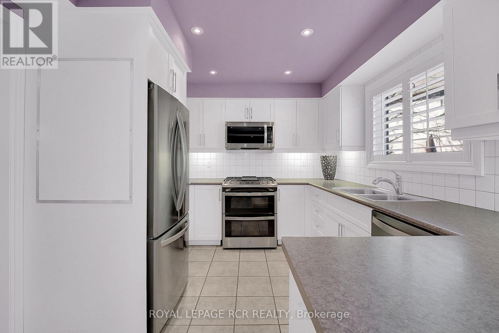 4 Vantagebrook Court, Caledon, Ontario  L7E 1J3 - Photo 11 - W12971152