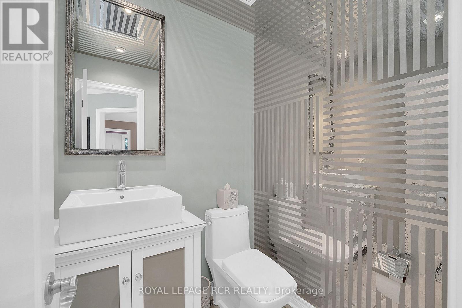 4 Vantagebrook Court, Caledon, Ontario  L7E 1J3 - Photo 19 - W12971152