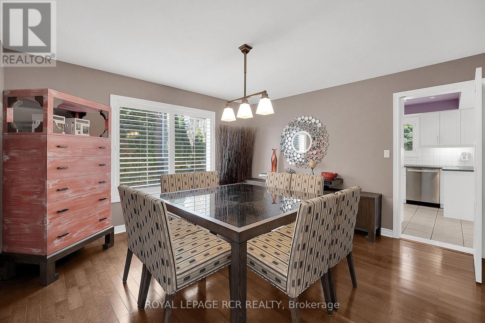 4 Vantagebrook Court, Caledon, Ontario  L7E 1J3 - Photo 9 - W12971152