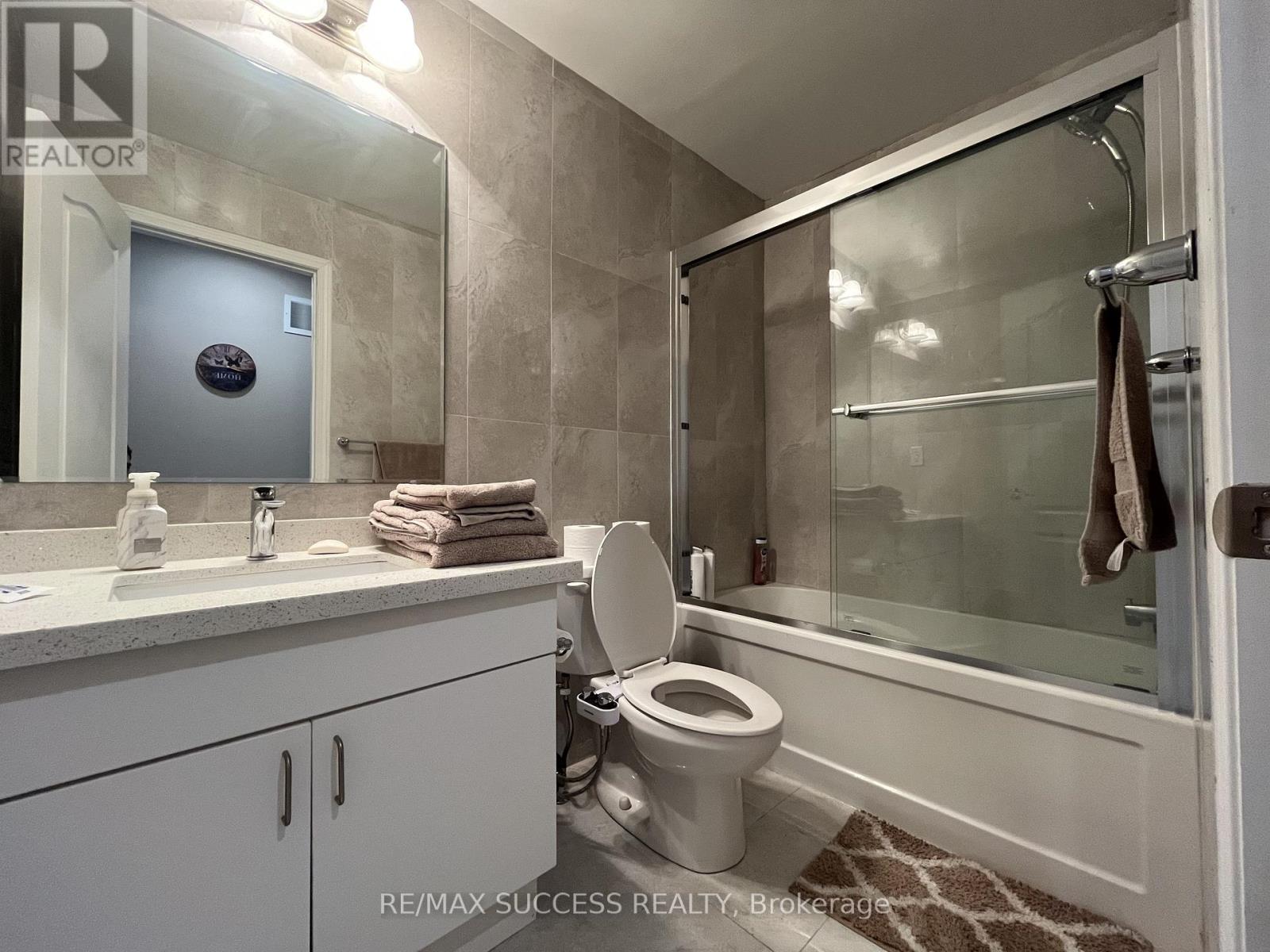 1727 Copeland Circle, Milton, Ontario  L9T 8Y2 - Photo 19 - W12971170