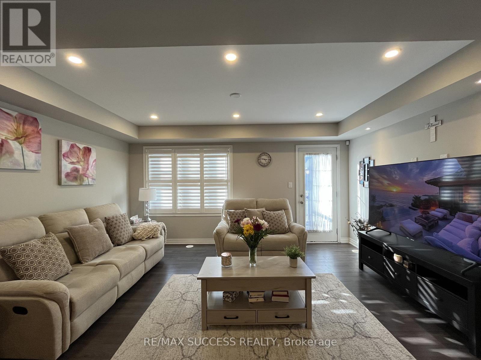 1727 Copeland Circle, Milton, Ontario  L9T 8Y2 - Photo 9 - W12971170