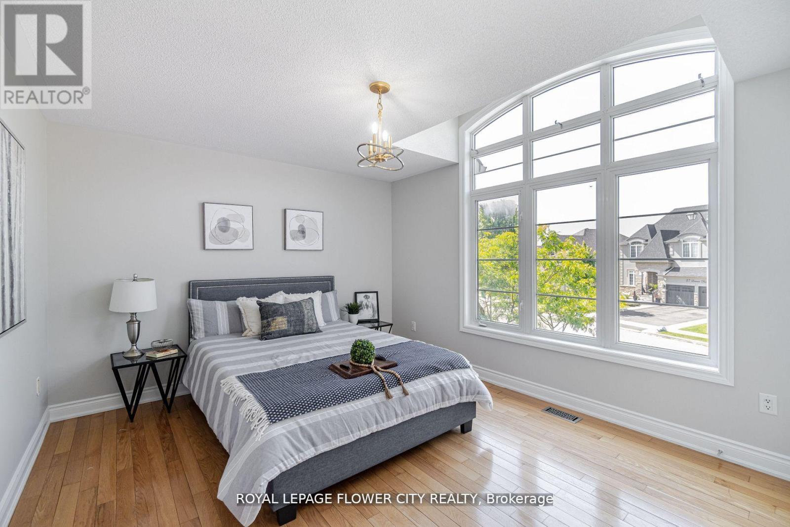 36 Louvain Drive, Brampton, Ontario  L6P 1W7 - Photo 19 - W12971172