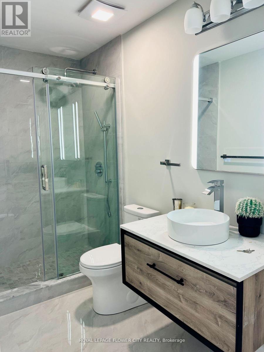 36 Louvain Drive, Brampton, Ontario  L6P 1W7 - Photo 20 - W12971172