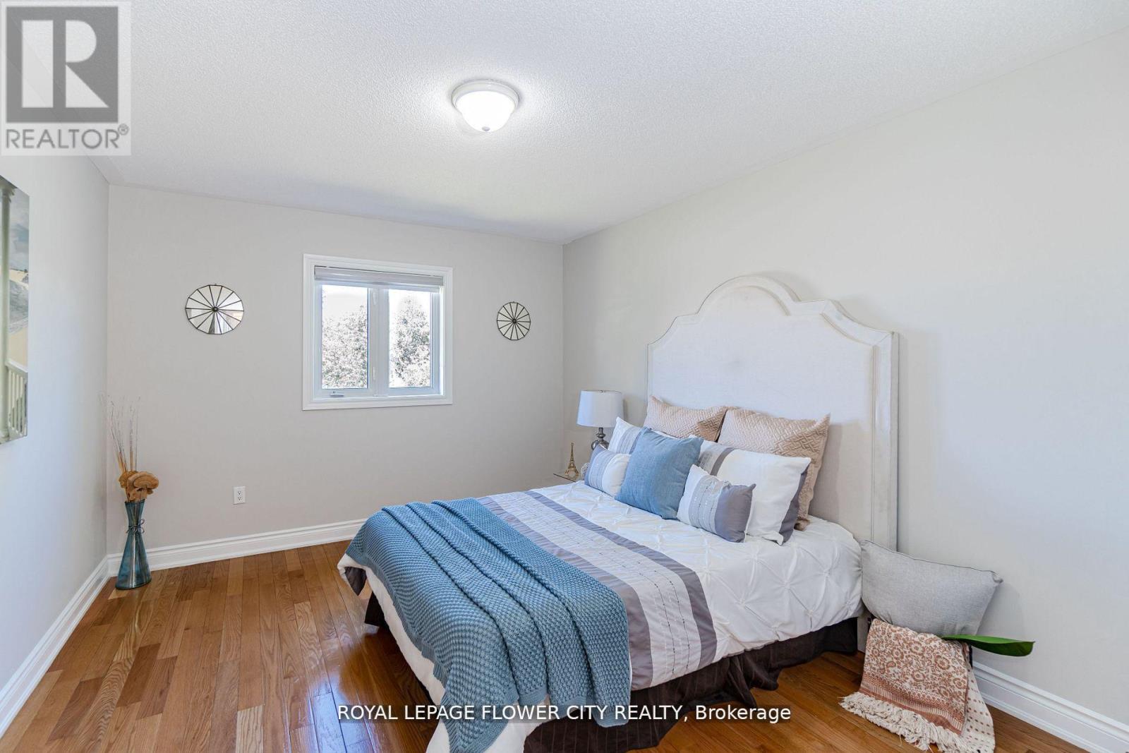 36 Louvain Drive, Brampton, Ontario  L6P 1W7 - Photo 22 - W12971172