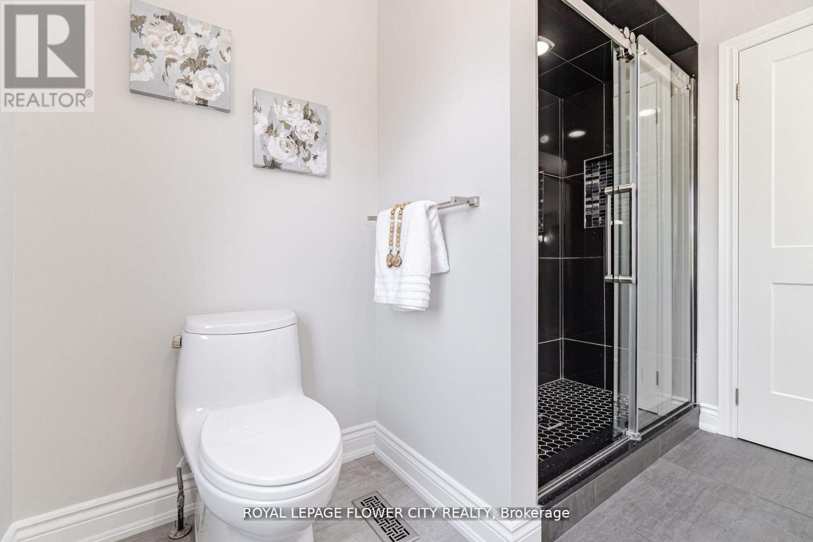 36 Louvain Drive, Brampton, Ontario  L6P 1W7 - Photo 25 - W12971172