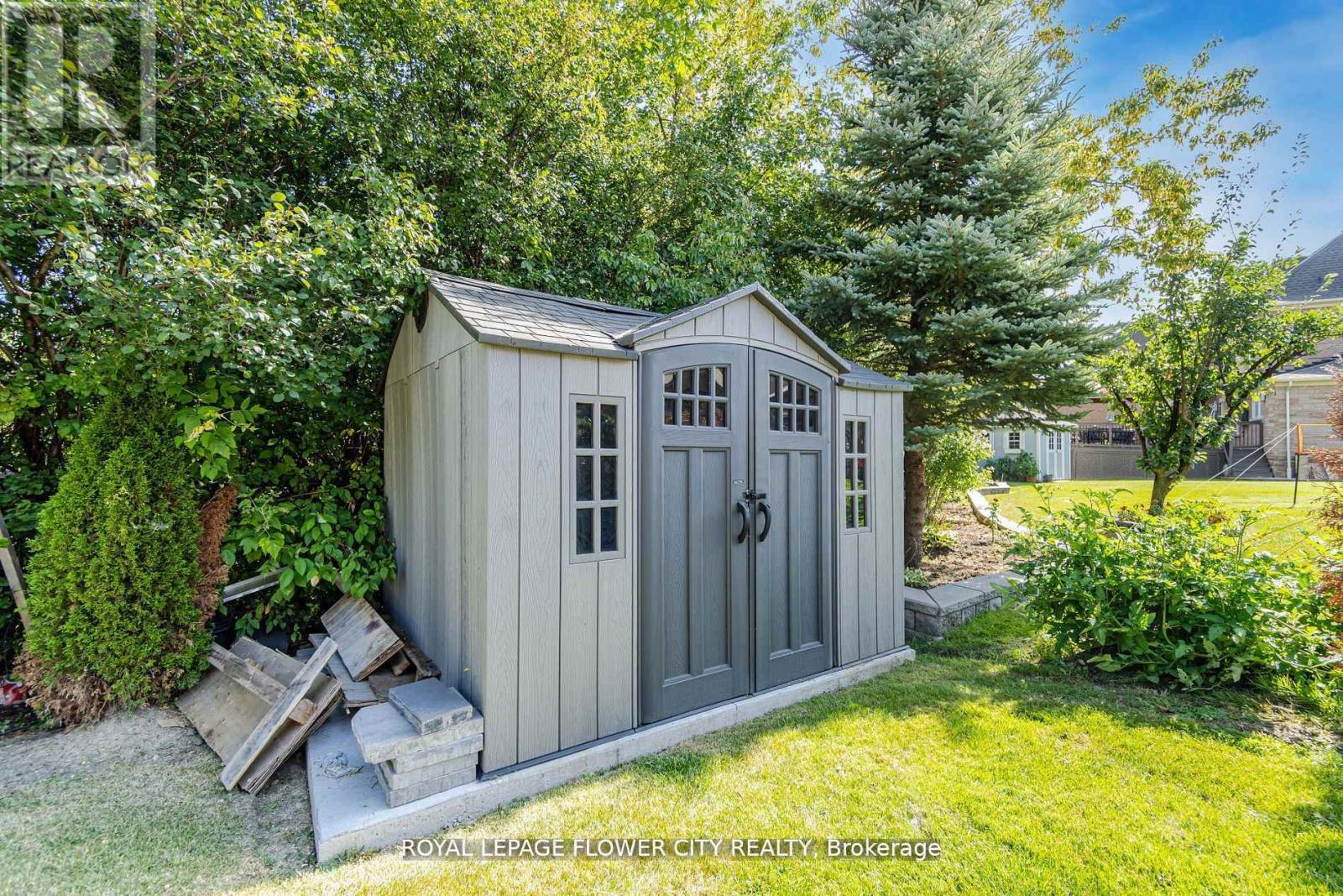 36 Louvain Drive, Brampton, Ontario  L6P 1W7 - Photo 30 - W12971172