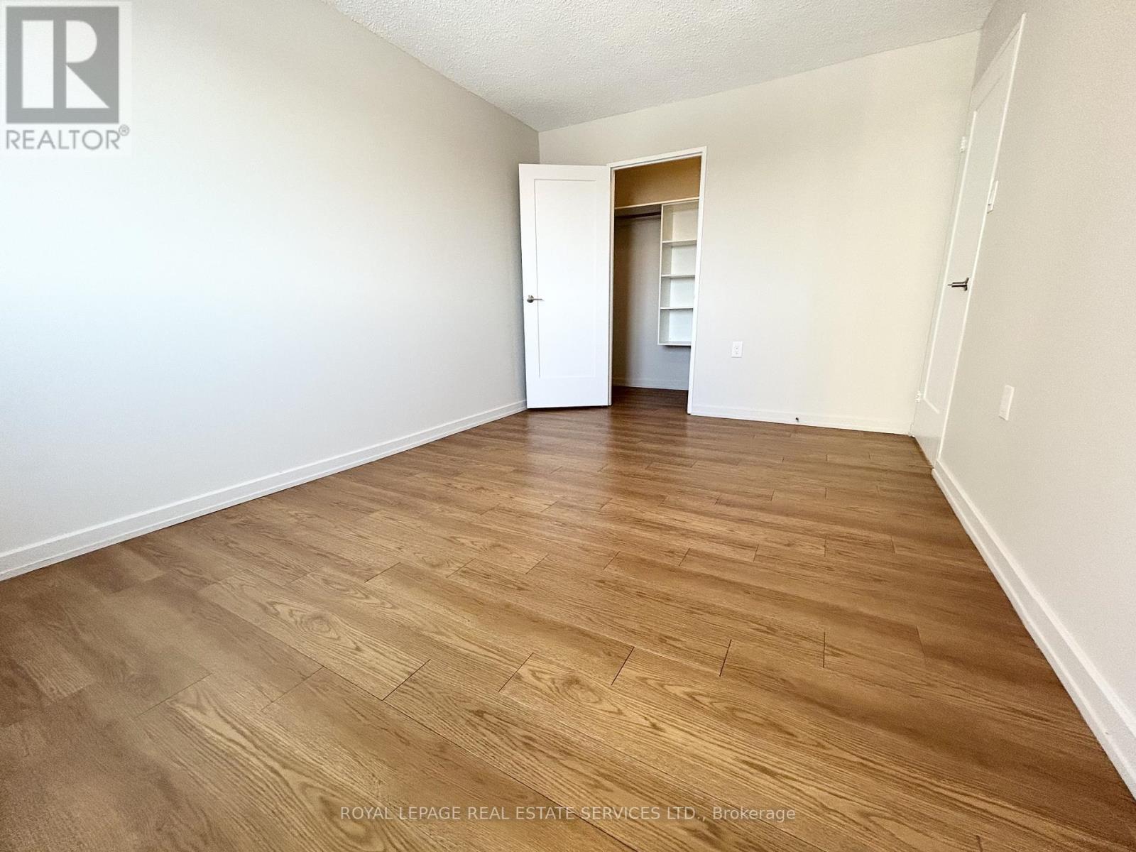 303 - 82 Millside Drive, Milton, Ontario  L9T 4A1 - Photo 10 - W12971174