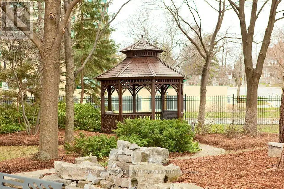 303 - 82 Millside Drive, Milton, Ontario  L9T 4A1 - Photo 17 - W12971174