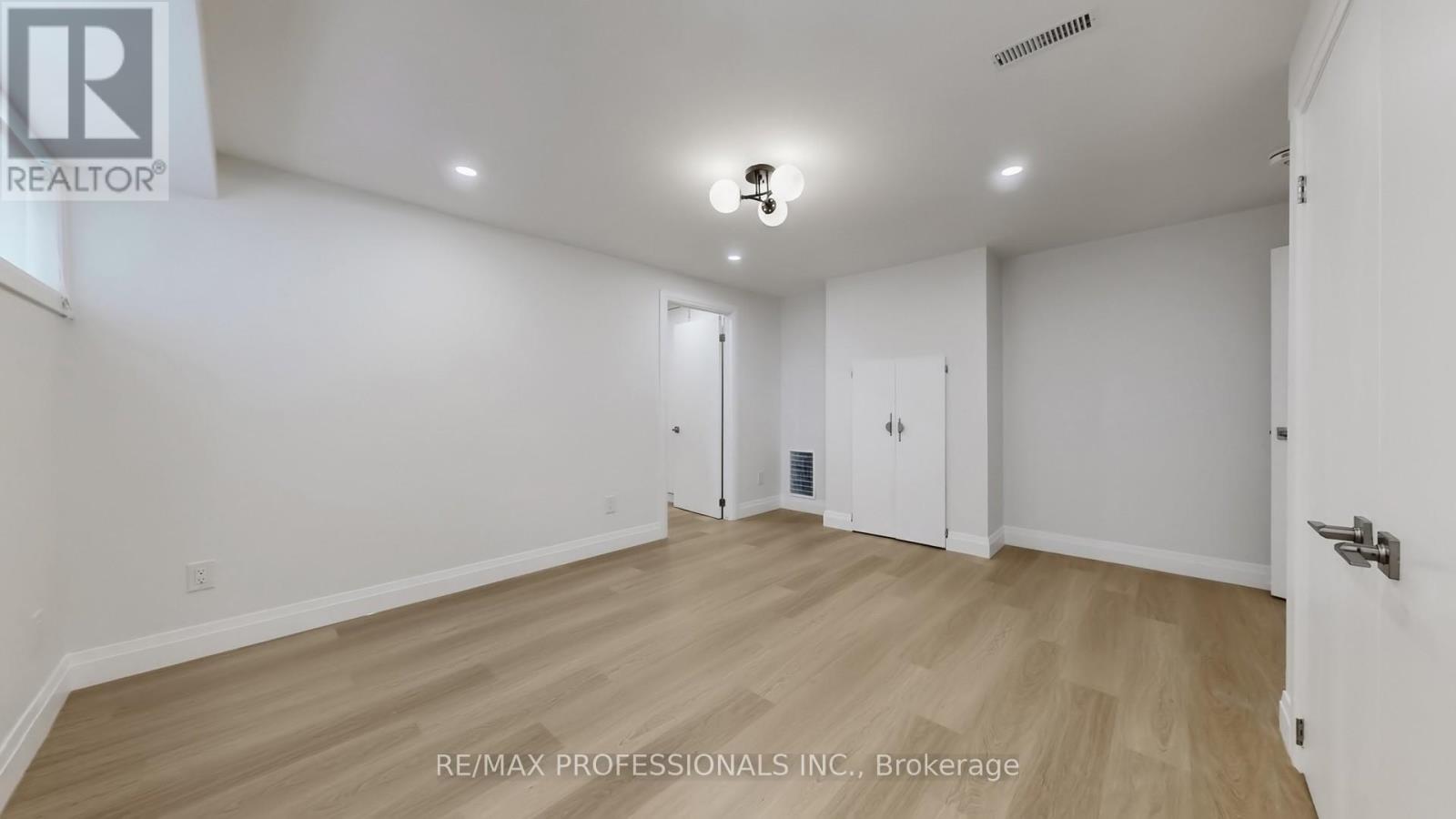 Bsmt - 44 Princess Margaret Boulevard, Toronto, Ontario  M9A 1Z6 - Photo 16 - W12971178