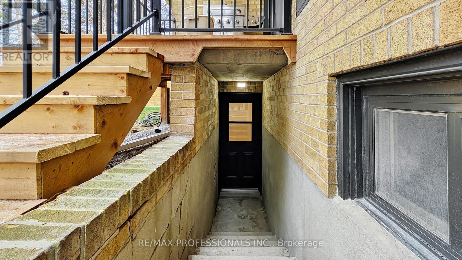 Bsmt - 44 Princess Margaret Boulevard, Toronto, Ontario  M9A 1Z6 - Photo 26 - W12971178