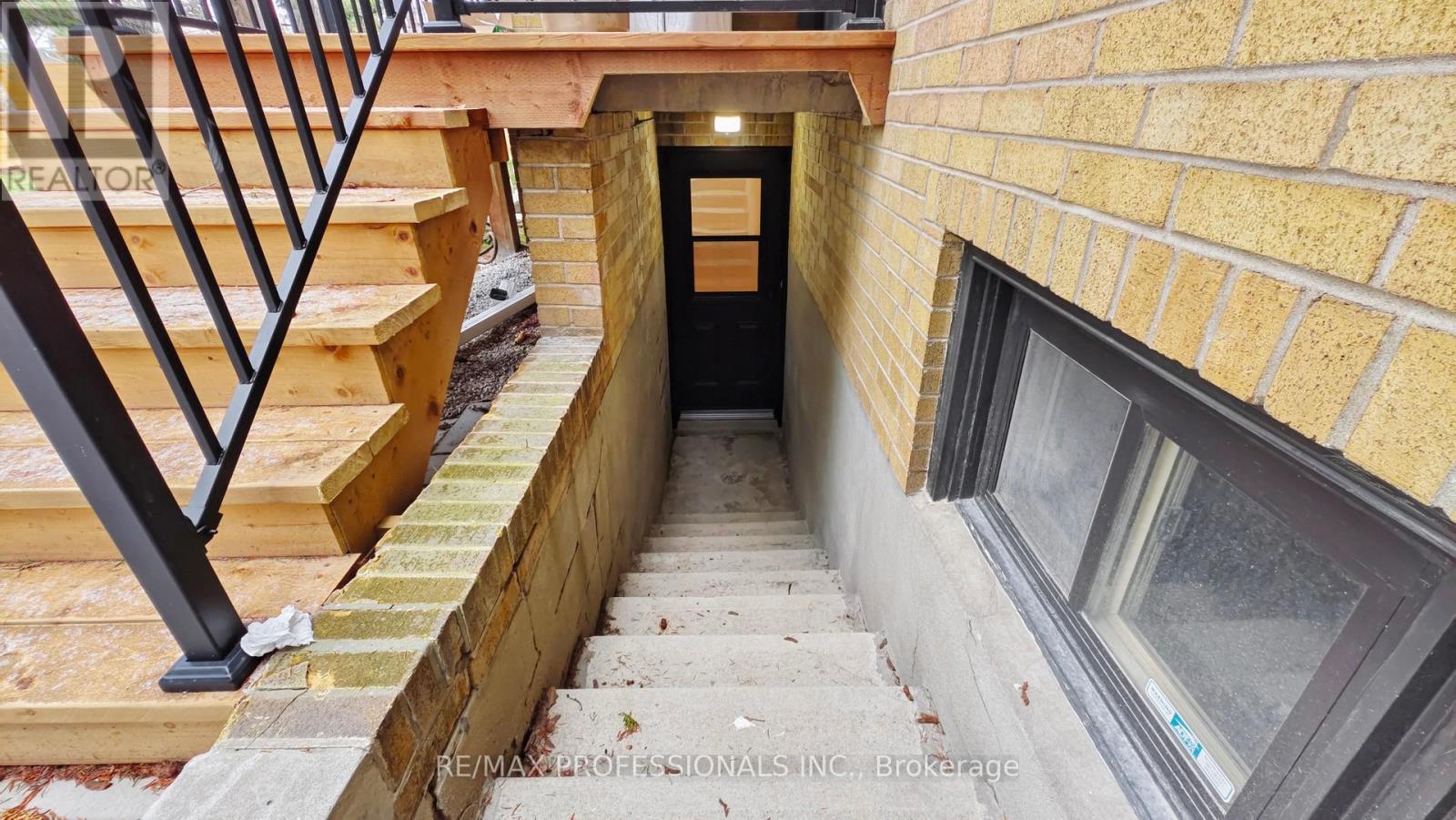 Bsmt - 44 Princess Margaret Boulevard, Toronto, Ontario  M9A 1Z6 - Photo 27 - W12971178